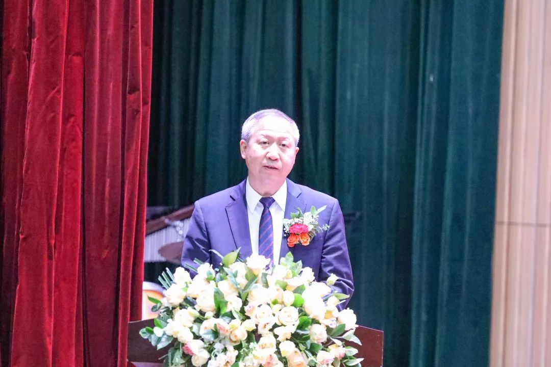 陶冶高尚的道德情操